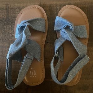 GAP Toddler Size 10 Chambray Knot Sandals